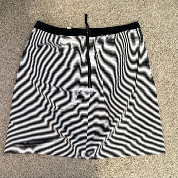 LOFT skirt - Picture 3 of 3